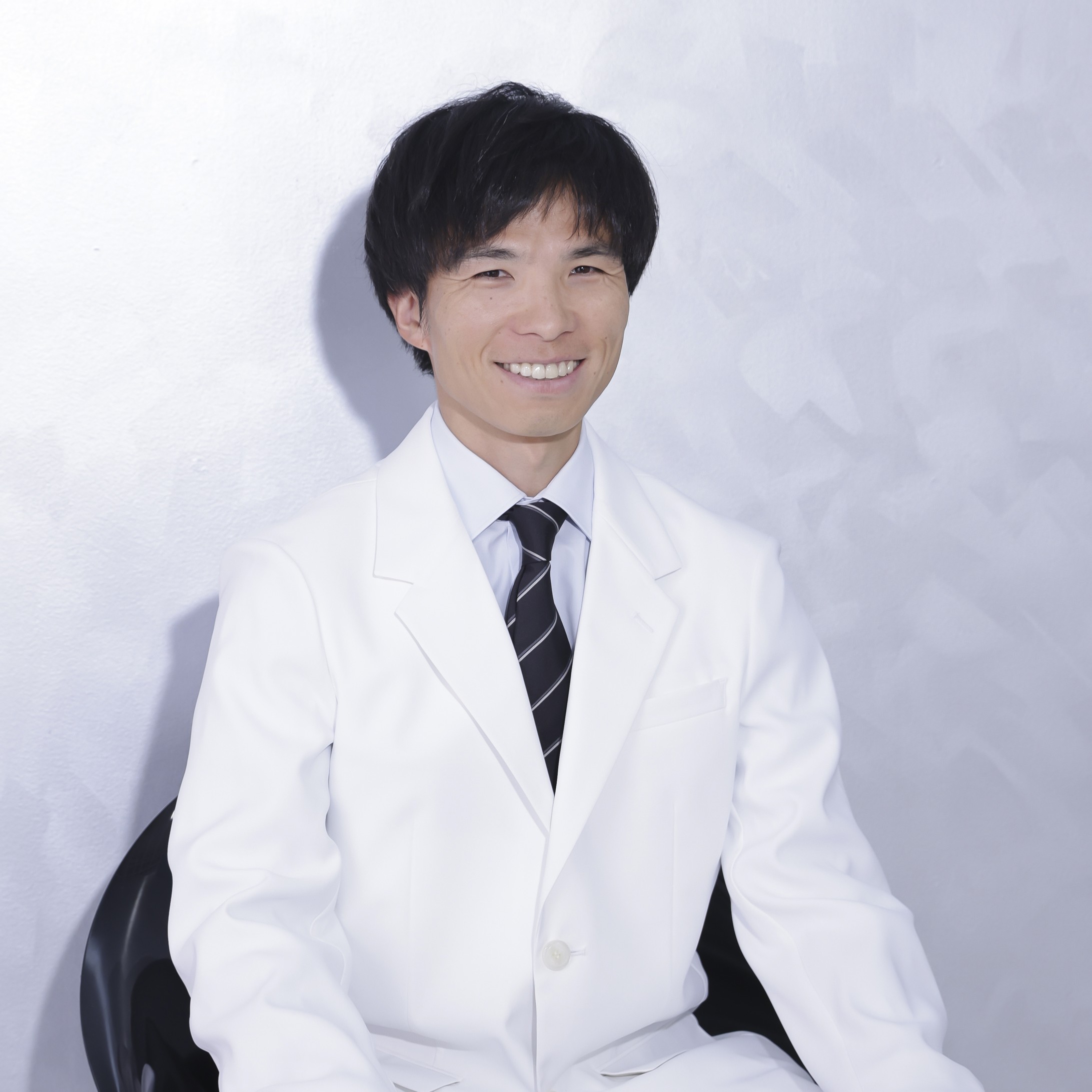 神戸・三宮の精神科・心療内科「三宮駅前こころのクリニック」院長 宇治田直也のプロフィール写真
