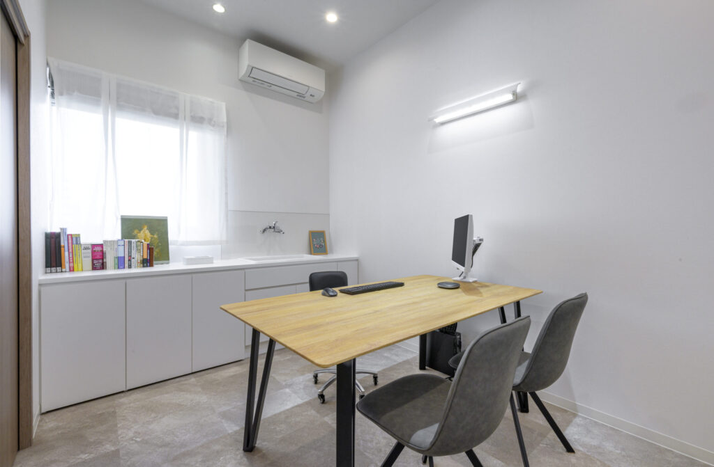 三宮駅前こころのクリニックのカウンセリング室